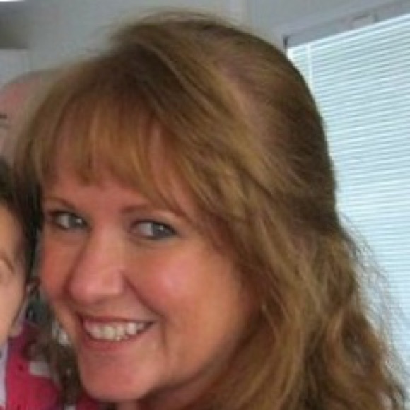 Meet your Posher, Julie - Picture 1 of 1